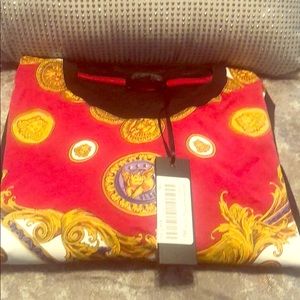 Brand new never worn designer Versace men’s Tee